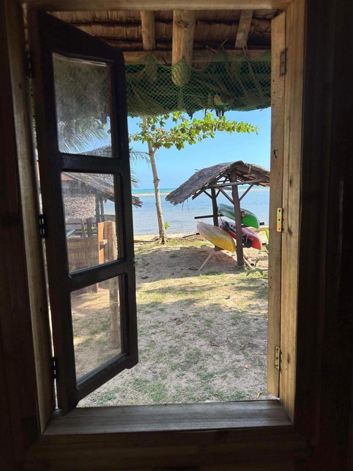 Mecaja Beach House Roxas  Exterior photo