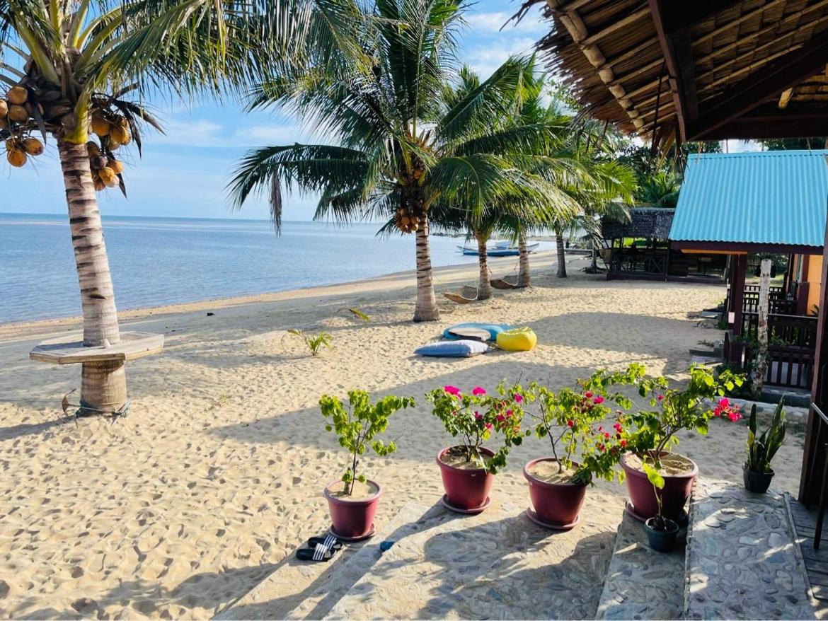 Mecaja Beach House Roxas  Exterior photo
